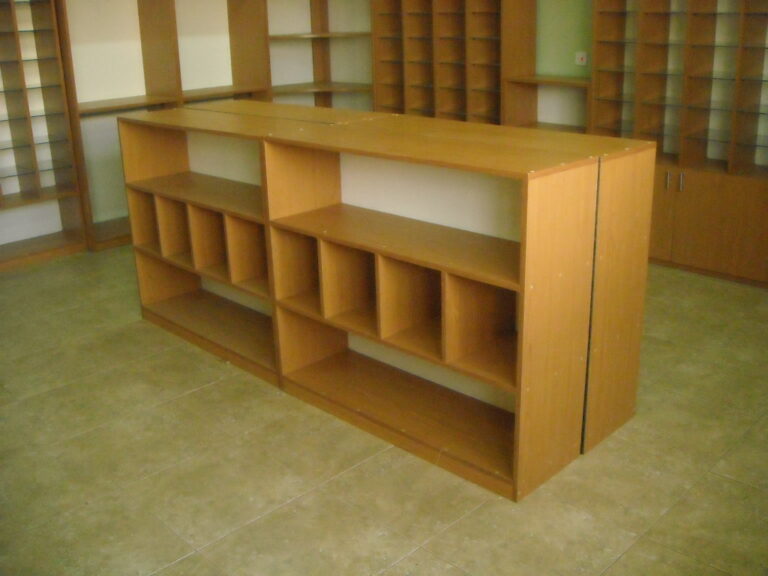 Read more about the article Bookshelves