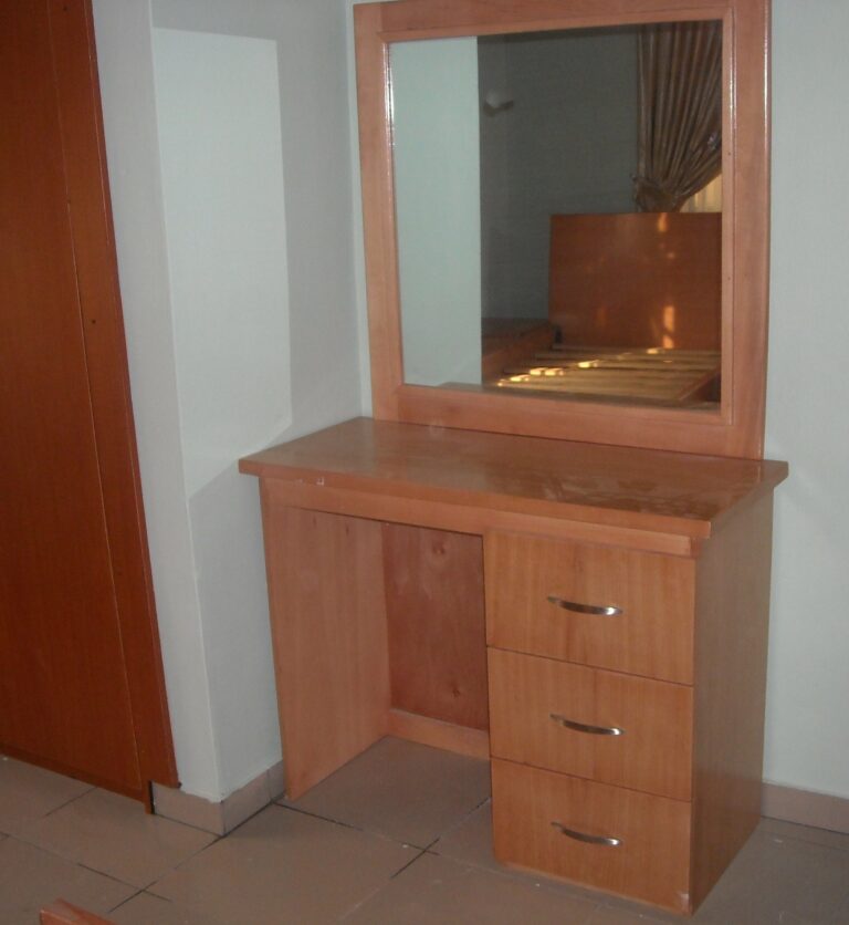 Read more about the article Dressing Table