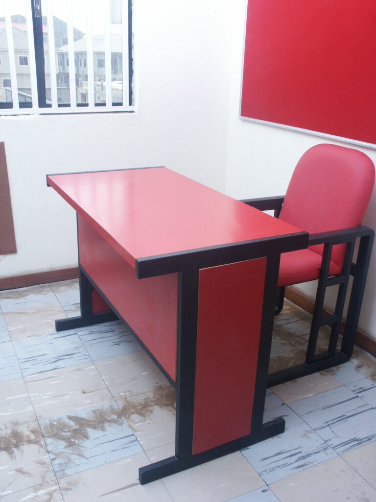 Read more about the article Office Table