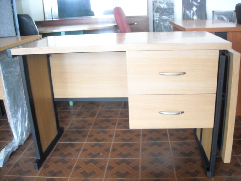 Read more about the article Office Table